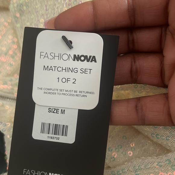 Two piece sequin mini skirt set. Never Worn. - Picture 5 of 5